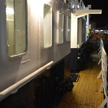 보트호텔 Hotellilaiva Muikku/hotel Boat Muikku