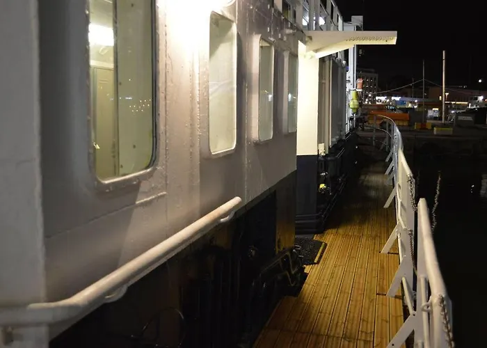 Πλωτό κατάλυμα Hotellilaiva Muikku/hotel Boat Muikku